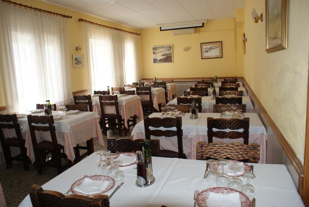 Hostal Gran Sol Otel Llança Dış mekan fotoğraf